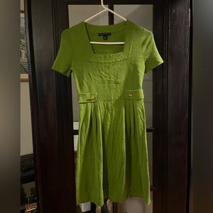 Grass green Banana Republic knit dress from early 2000’s - petite S